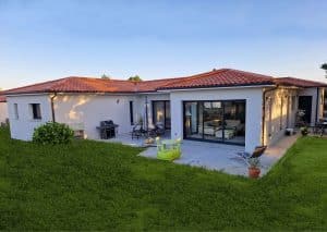 Realisation-Maison-traditionnelle-en-U-MF-Construction